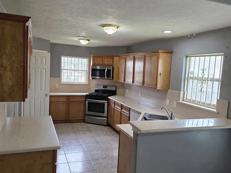 9907 Golden Glen Dr — Photo 5