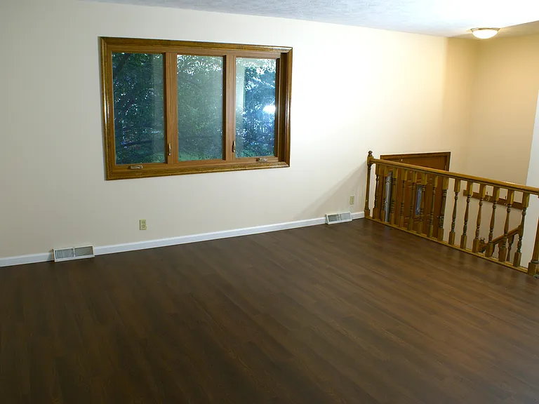 11220 Curtis Ave — Photo 2