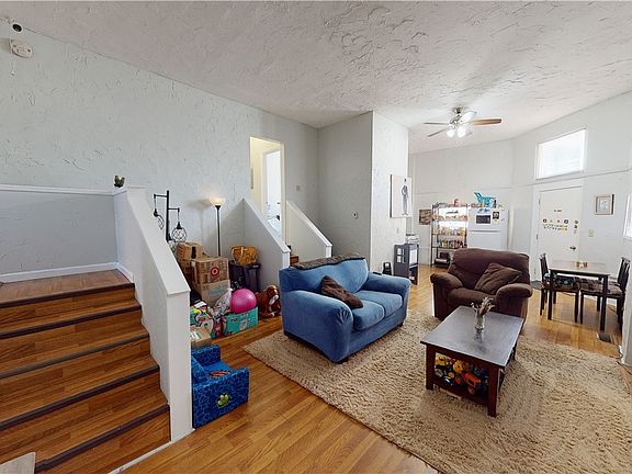 3rd image of 3173 W 38th St