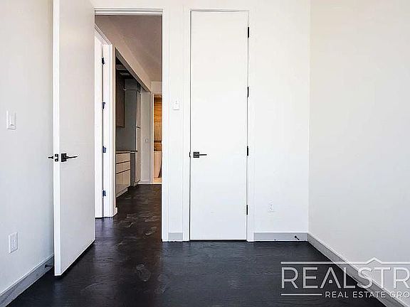 5th image of 233 Winthrop St #3B