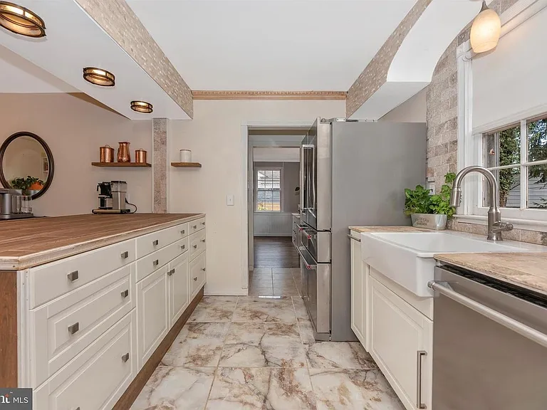 7023 Deerfield Rd — Photo 36