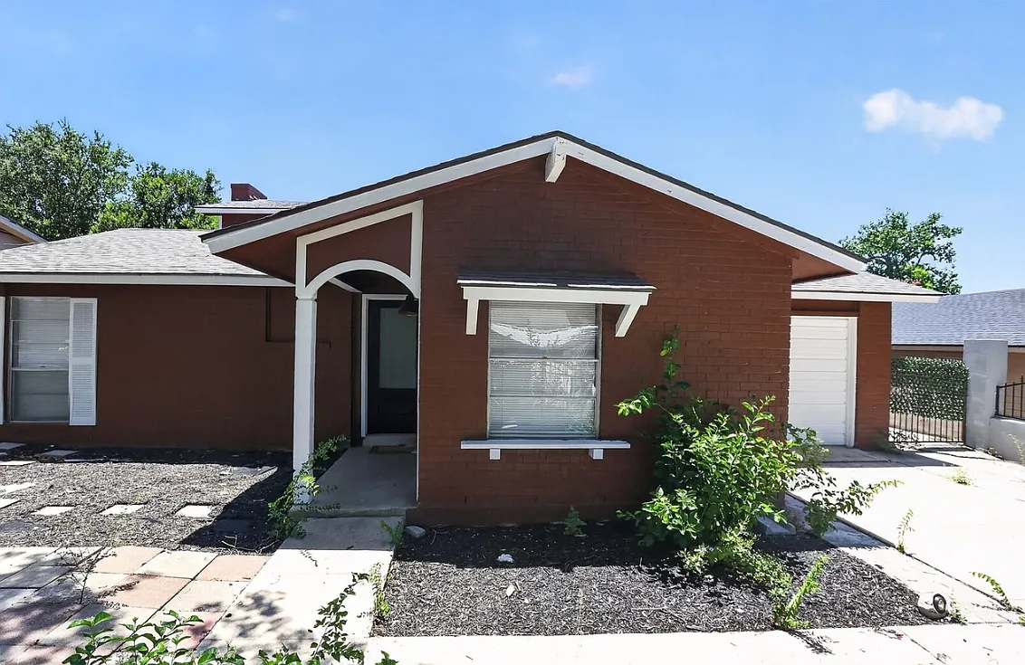 6 bed, 2614 sqft, $2,650 — Photo 1
