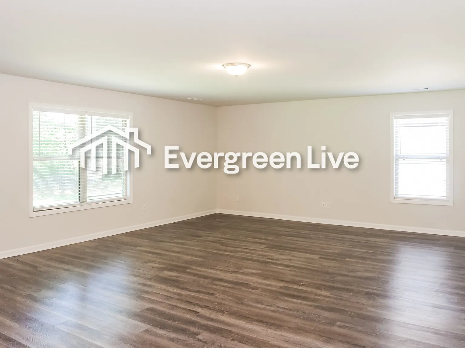 4 bed, 2.0 bath, 3078 sqft, $2,045 — Photo 2