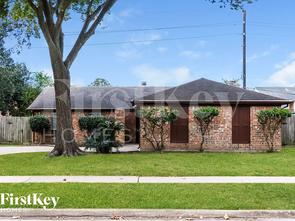 16518 Royal Mile Ln
