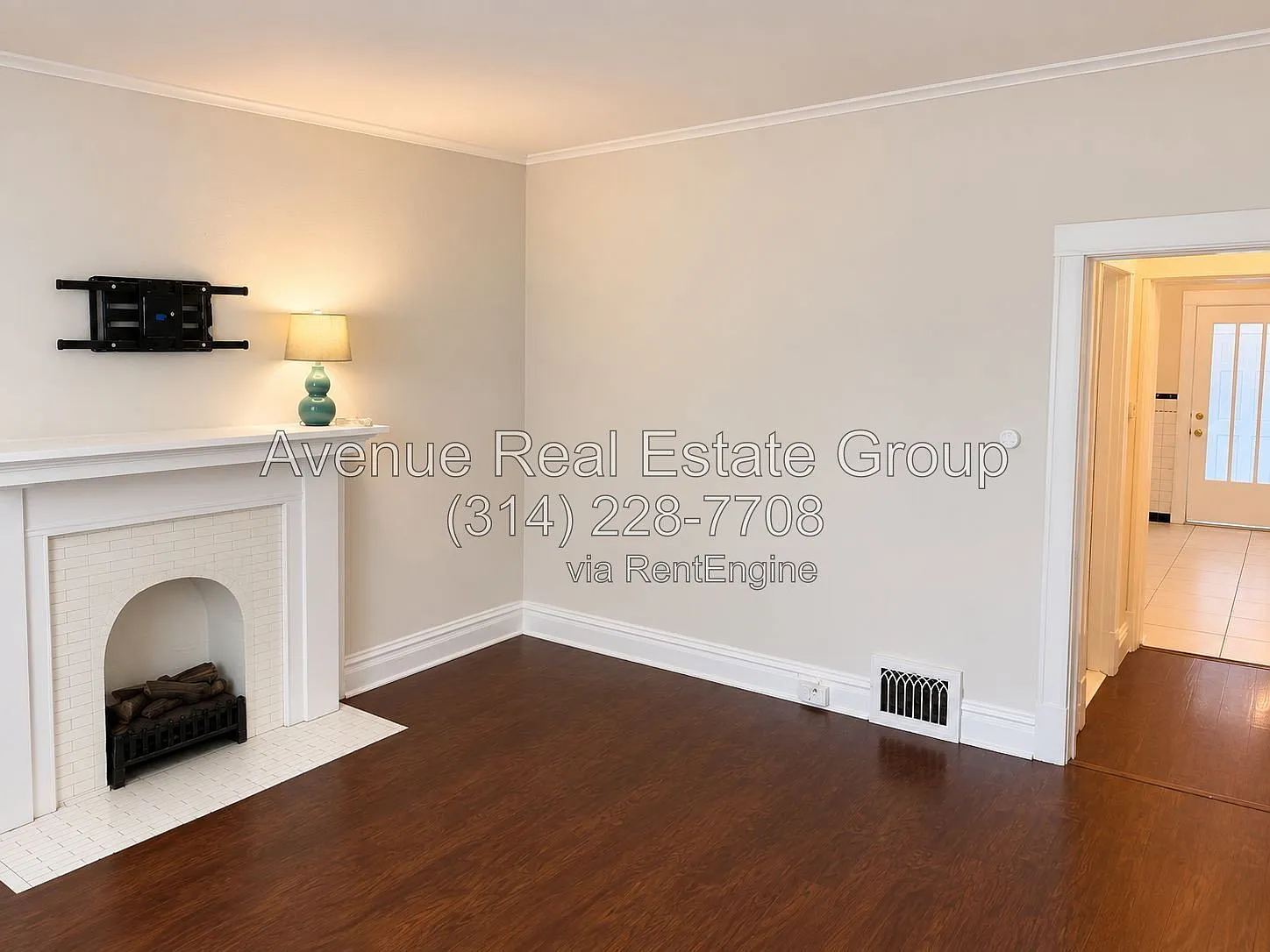 2 bed, 1.0 bath, 986 sqft, $1,595 — Photo 3