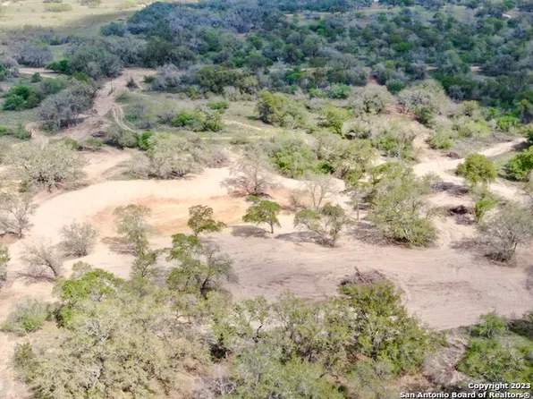 2725 County Road 770 LOT 9, Natalia, TX 78059