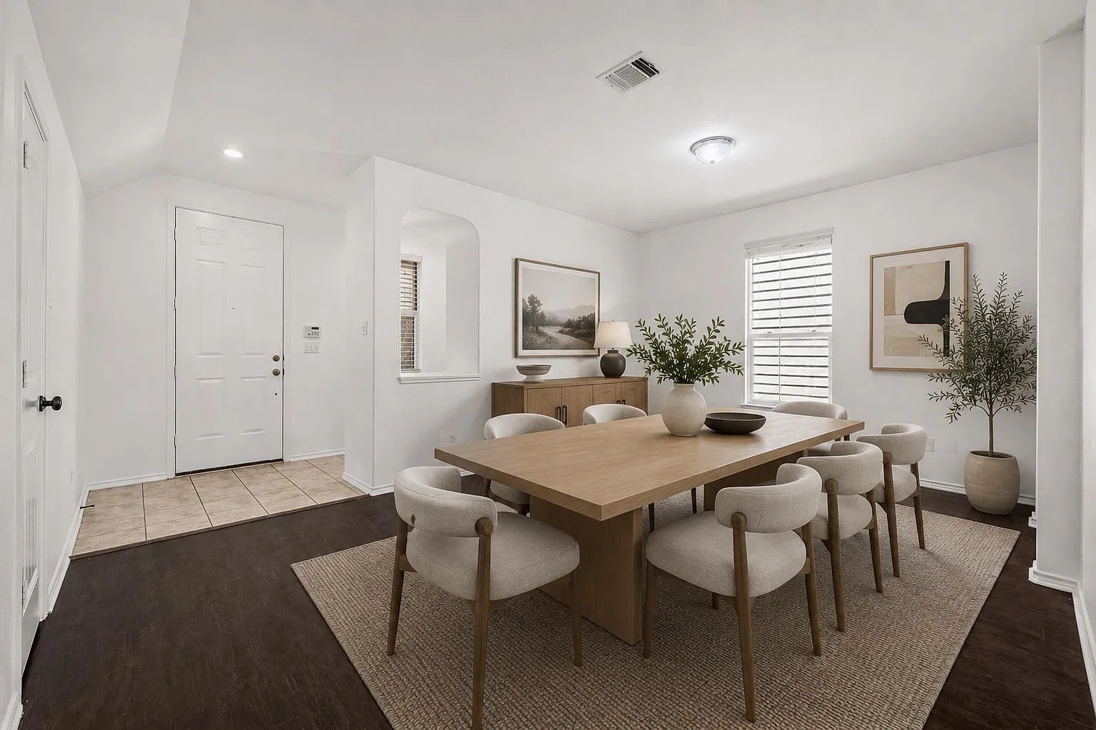 4 bed, 2.5 bath, 2502 sqft, $2,299 — Photo 2