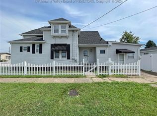 216 15th St, Kenova, WV 25530