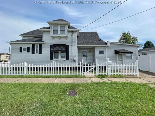 216 15th St, Kenova, WV 25530