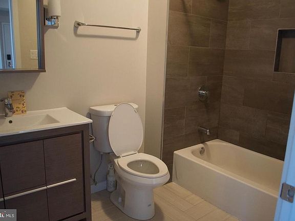 2nd image of 938 New Market St APT 402