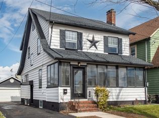 21 Overlook Ter, Maplewood, NJ 07040