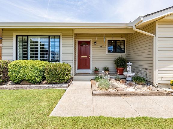 4th image of 765 La Paloma Way