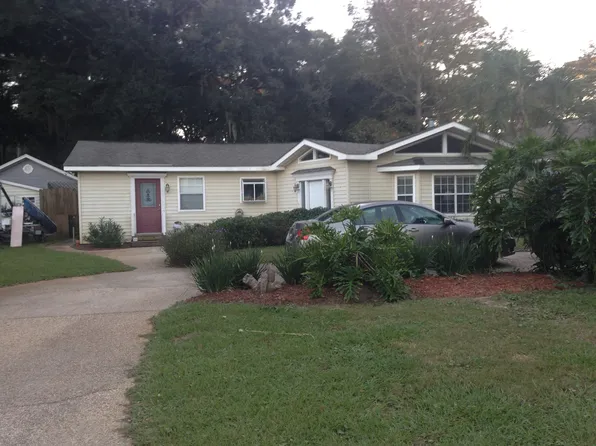 407 Atlantic Dr, Saint Simons Island, GA 31522