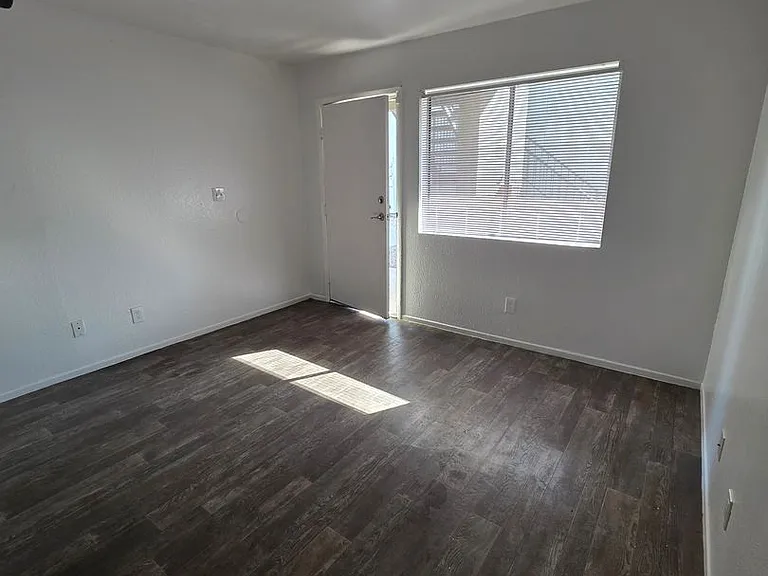 Canyon 35 Apartments — Photo 16