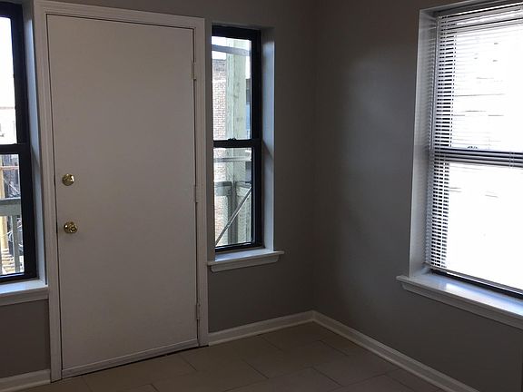 4th image of 820 W Agatite Ave APT 305