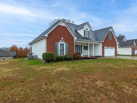 3rd image of 635 Shadowbrook Dr