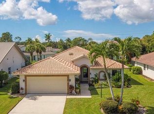 433 Countryside Dr, Naples, FL 34104