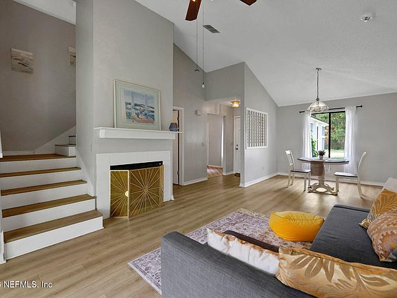 4th image of 11112 CAROLINE CREST Drive