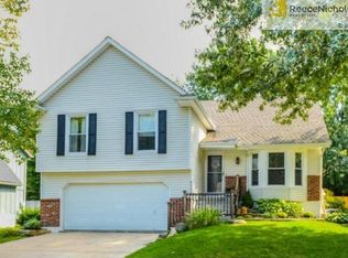 8033 Cottonwood St, Lenexa, KS 66215
