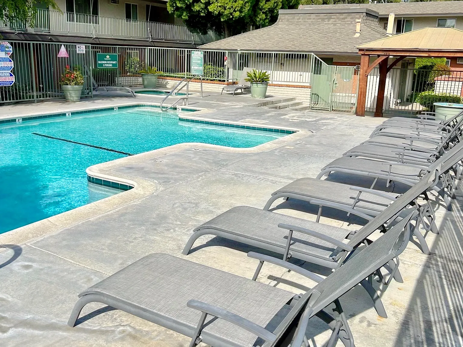 Cedar Glen Apartment Homes — Photo 2