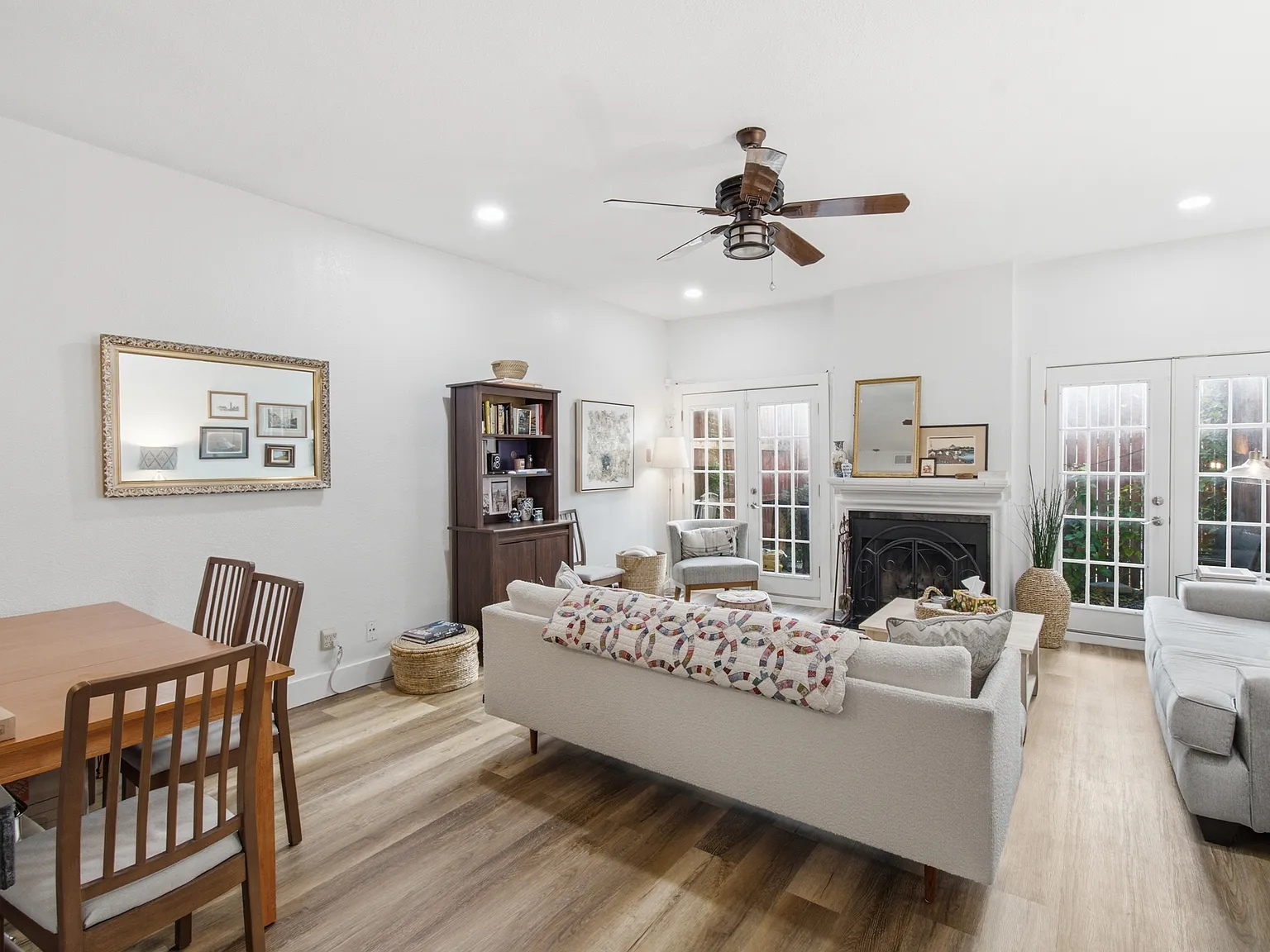 2 bed, 2.5 bath, 1101 sqft, $2,150 — Photo 4