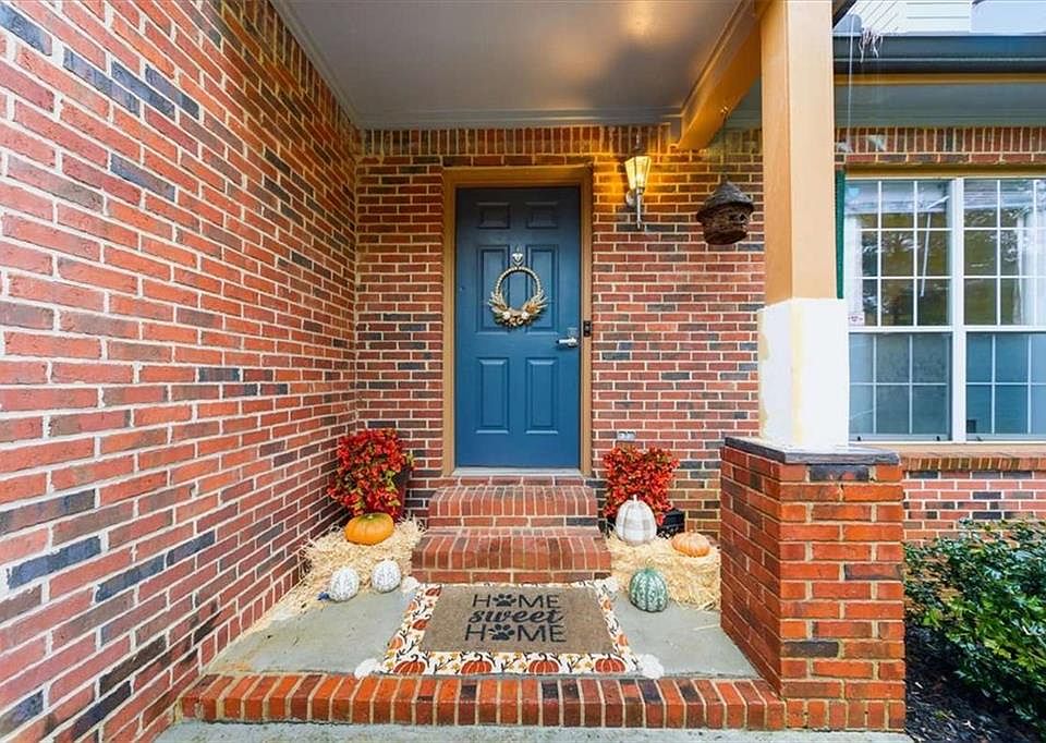1st image of 53 Overlook Heights Way