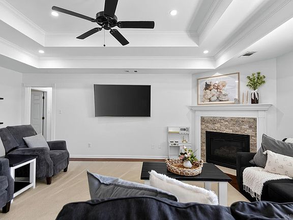 4th image of 1014 Spring Creek Cv