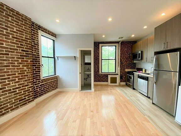 3rd image of 5 King St APT 4RE