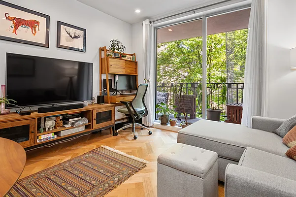 Rented by Space Real Estate | media 4