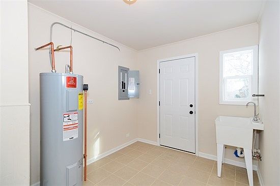 4th image of 319 Waldmann Dr