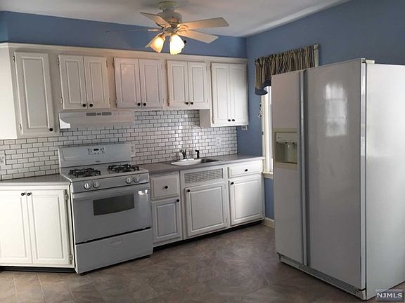 4th image of 744 Asbury St