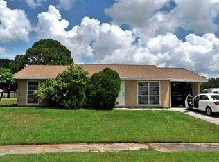 399 NE Cullman Ct, Port Saint Lucie, FL 34983