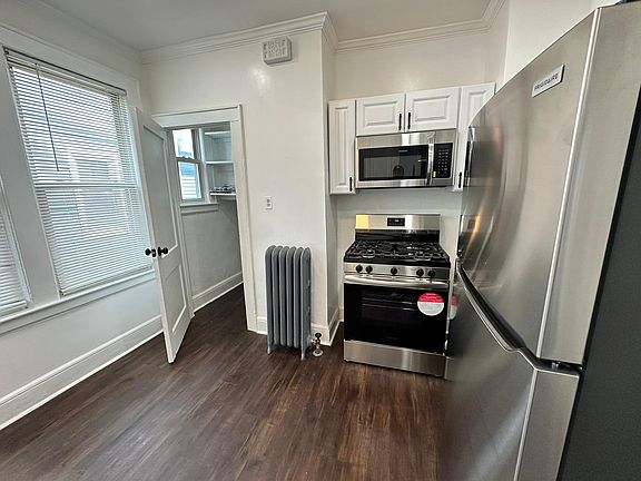 5th image of 85 Campfield St Floor 1
