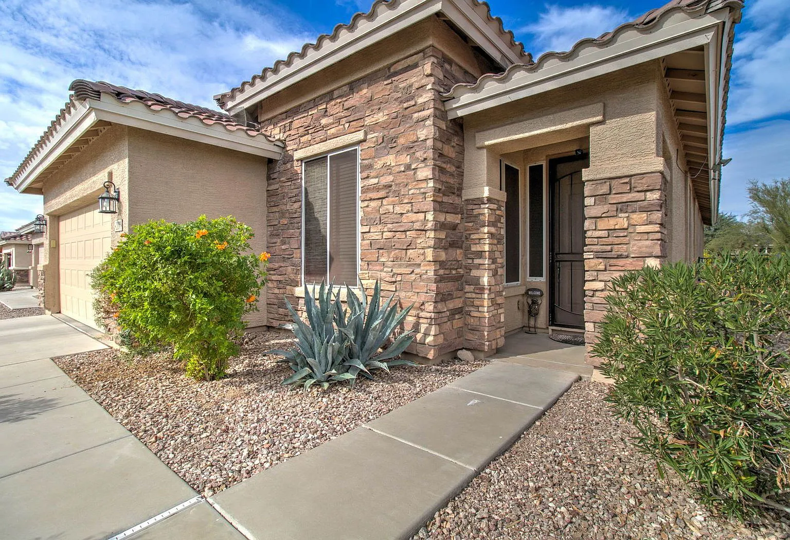 3 bed, 2.0 bath, 1962 sqft, $2,500 — Photo 4