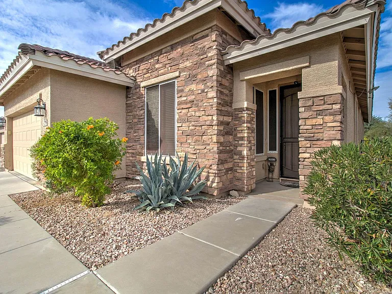22896 W Arrow Dr — Photo 4