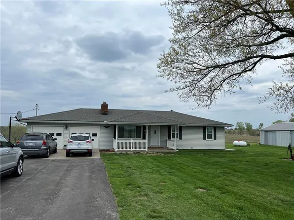 16790 Fairmount Rd, Basehor, KS 66007