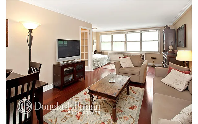 Sold by Douglas Elliman | media 15