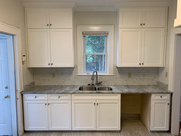 514 E College Ave — Photo 17