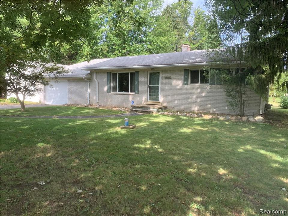 55810 Pontiac Trail Ct, New Hudson, MI 48165 Zillow