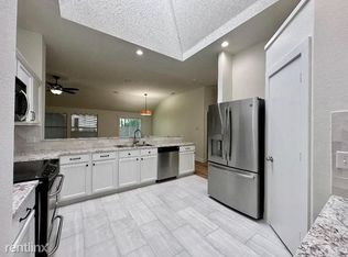 1710R Redwood Dr, Denton, TX 76210