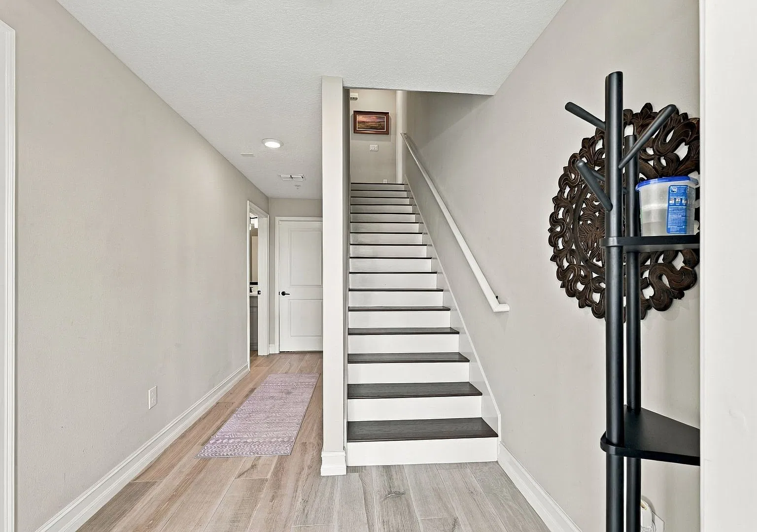 Luxury 3/3.5 Waterfront Community Townhome — Photo 4