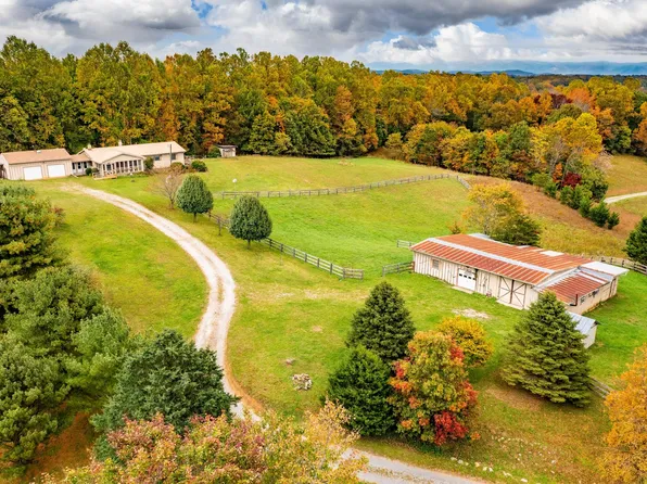 461 Padgetts Hill Rd, Natural Bridge, VA 24578