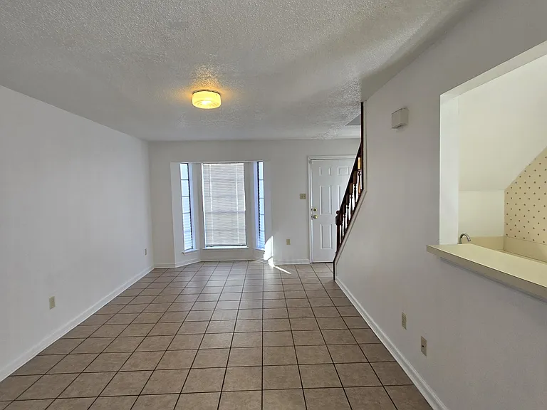 120 Oak Ridge Ave #A — Photo 2