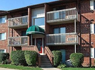 860 N Lakeside Dr APT 3D, Vernon Hills, IL