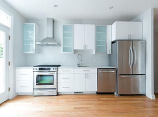 586 E 4th St #1, Boston, MA 02127