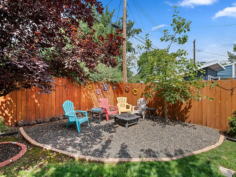 115 N Vinson St — Photo 27