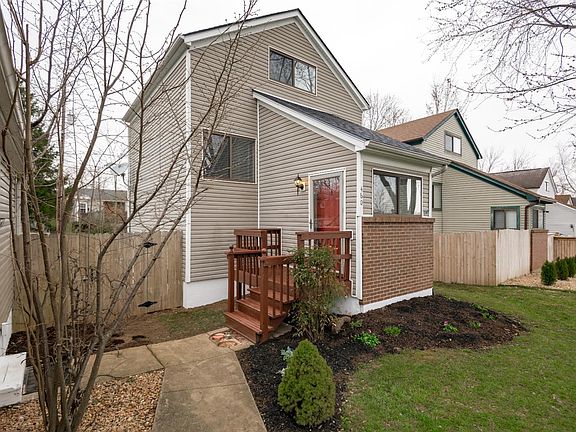 2nd image of 460 Larkwood Dr