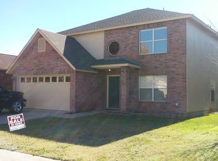 10121 Chapel Ridge Dr, Fort Worth, TX 76116