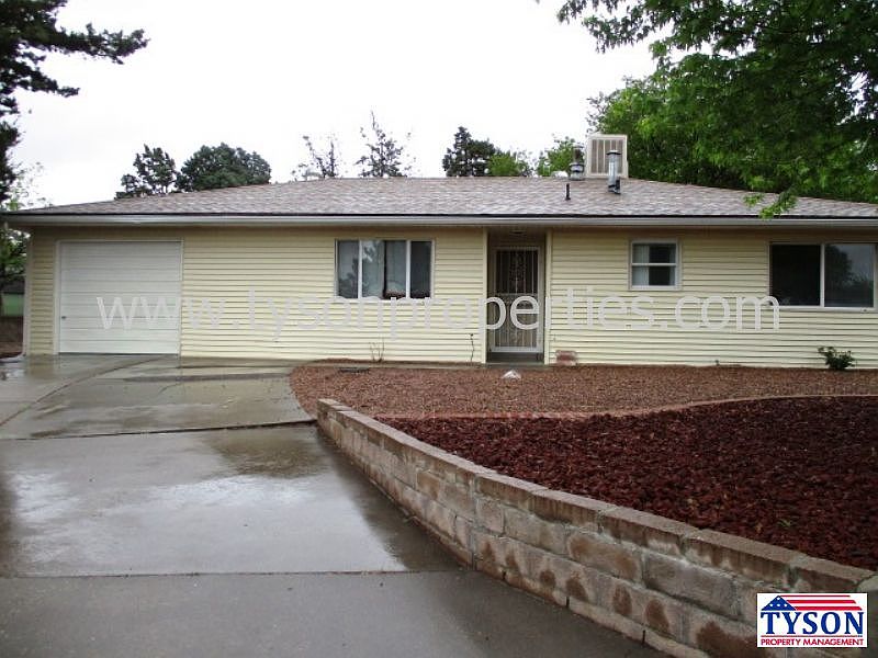 1st image of 6105 Brenda Ave NE