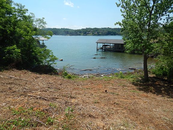 2nd image of 701 Lake Vista Dr